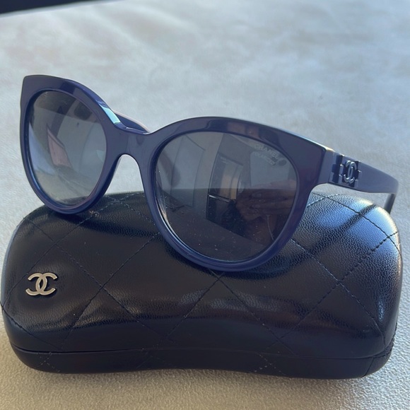 Authentic Chanel round cat eye sunglasses in navy
